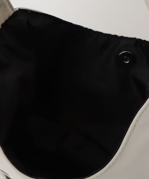 100137779_b_03_500.jpg