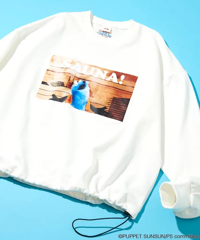 【8月21日 12:00販売開始】SAUVENIR 聯名限定 Puppet Sunsun × All Night Sauna 正面印花 束繩 圓領衛衣