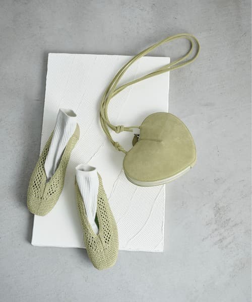 103045371b_b_24_500.jpg