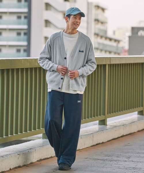 ダークブラウン