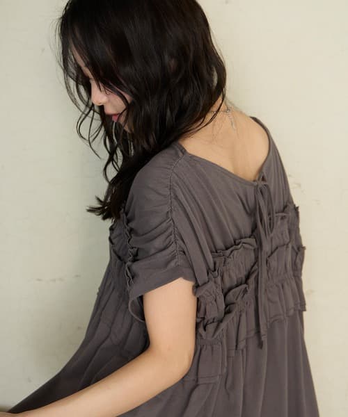 104729576b_b_29_500.jpg