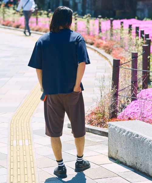 104767910b_b_111_500.jpg