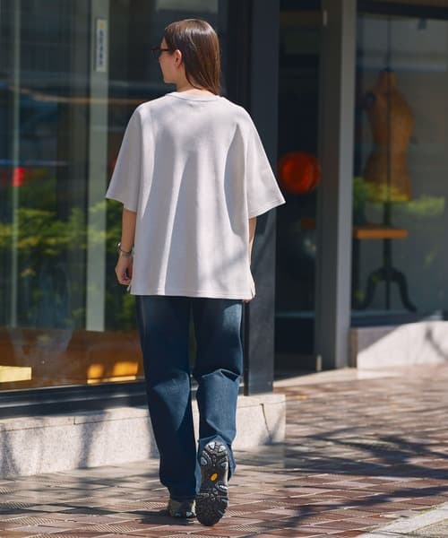 104767911b_b_114_500.jpg
