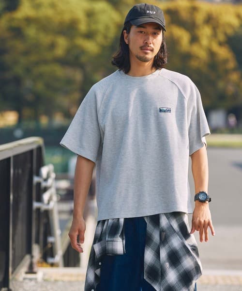 104767911b_b_77_500.jpg