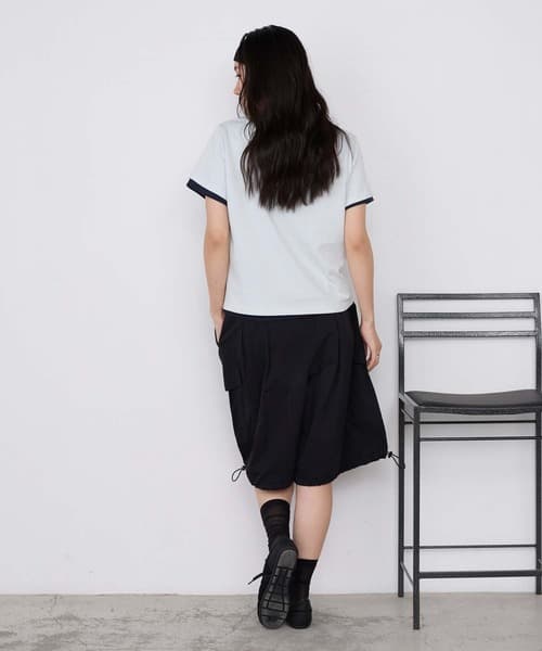 104771506b_b_72_500.jpg