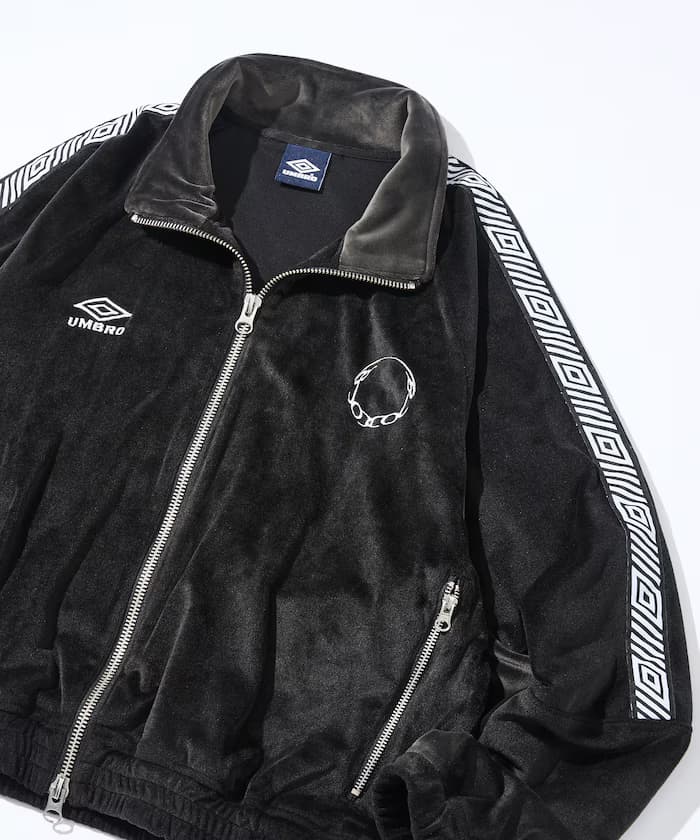 【8月14日 12:00販売開始】UMBRO × ONE OR EIGHT 絨布 運動外套