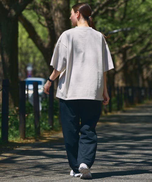 104998241b_b_175_500.jpg