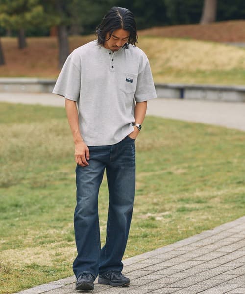 105271993b_b_79_500.jpg