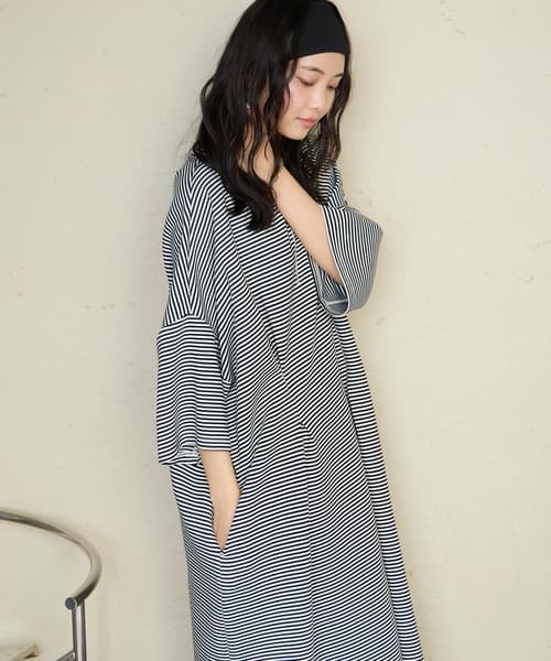 105509776b_b_41_500.jpg