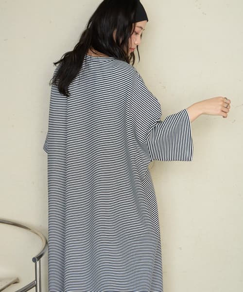 105509776b_b_42_500.jpg