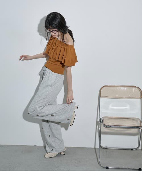 106073709b_b_19_500.jpg