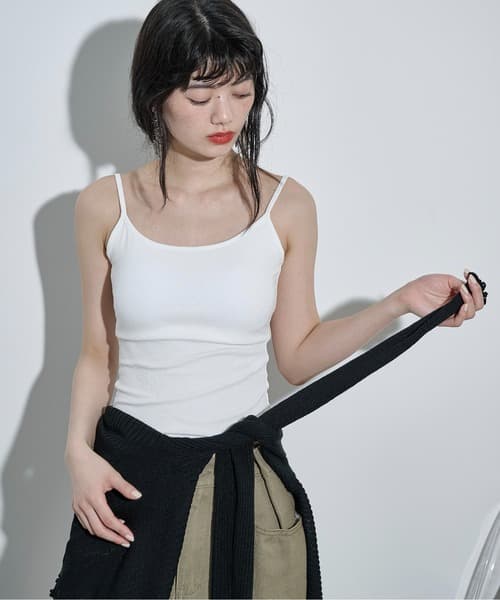 露背杯墊細肩帶背心