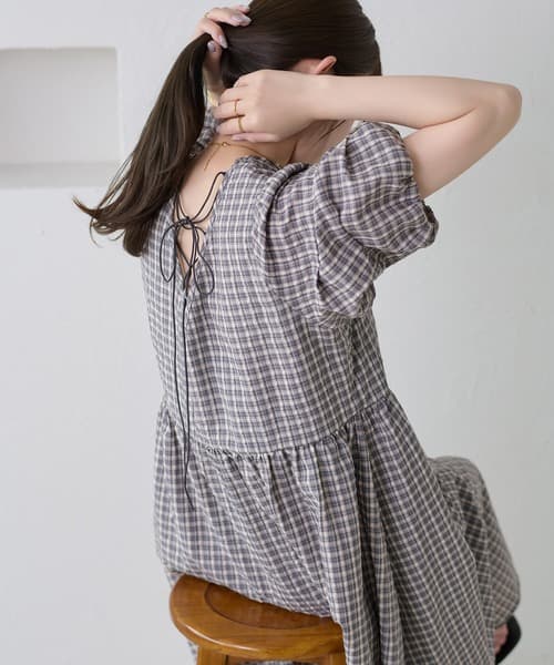 109249573b_b_28_500.jpg