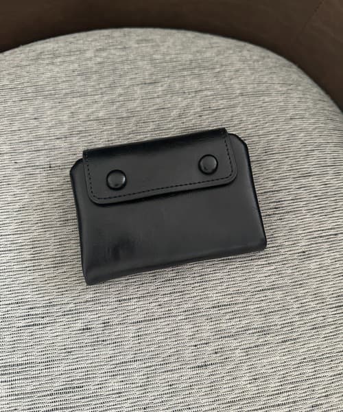 ブラック