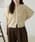 ベージュ