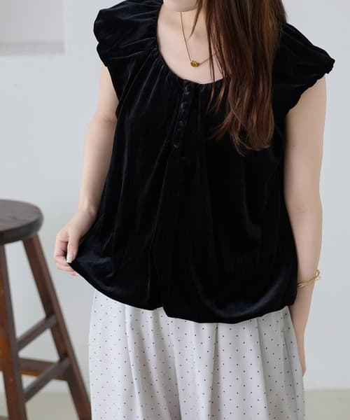 109920441b_b_24_500.jpg