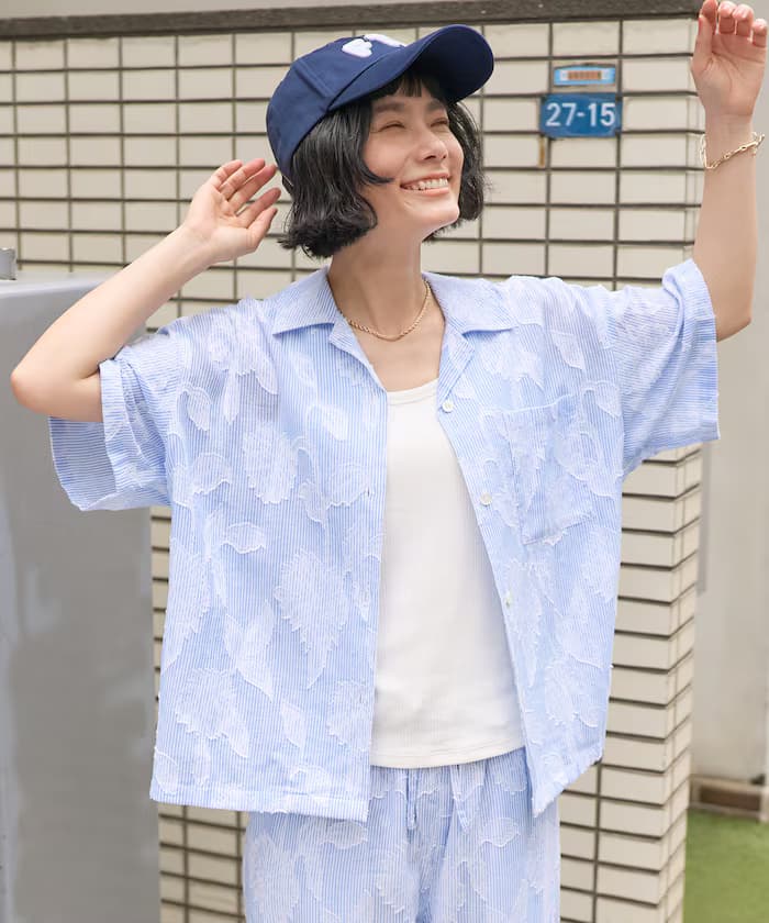 サックスブルー