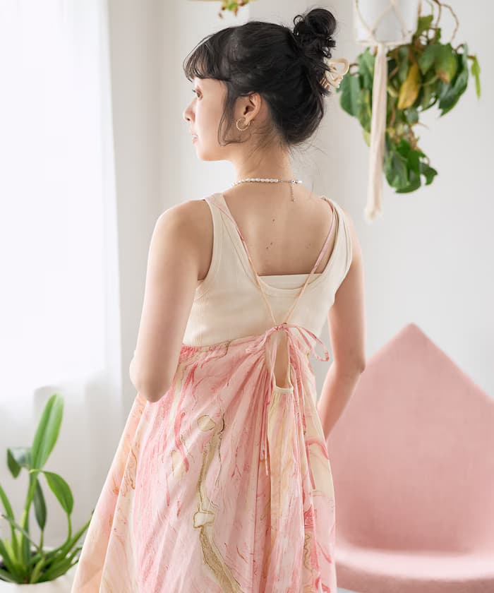ピンク