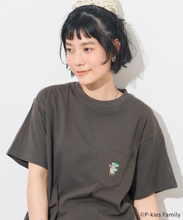 チャコールグレー