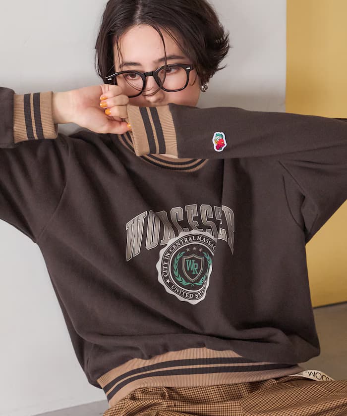 チャコールグレー