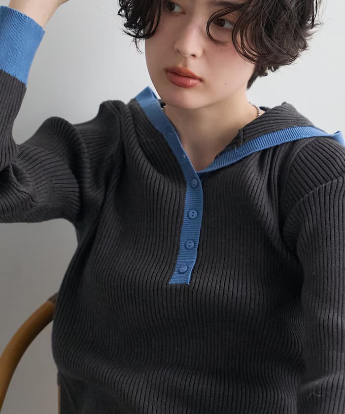 ライトグレー