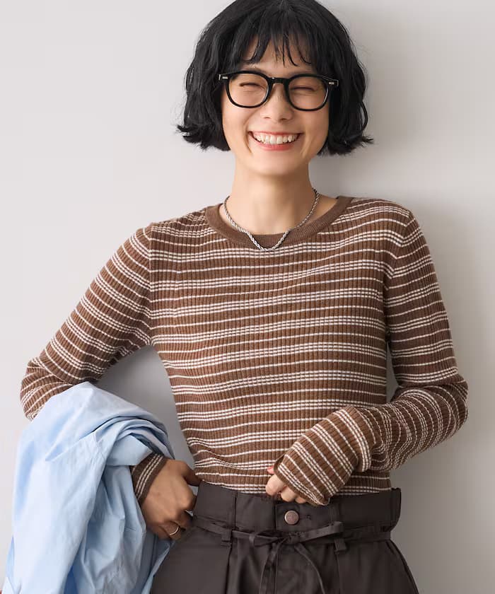 ベージュ