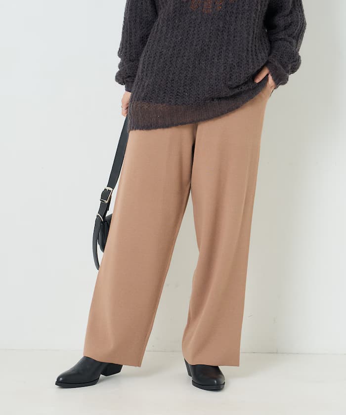 ベージュ