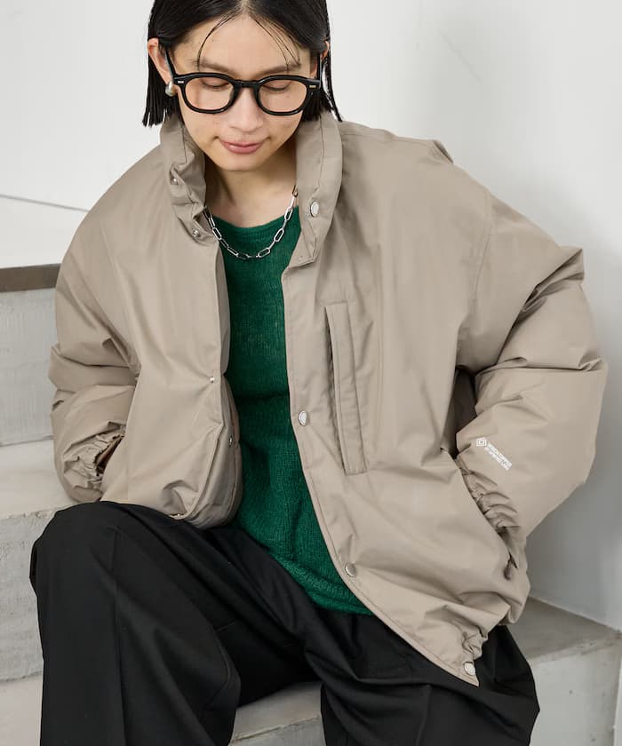 ベージュ