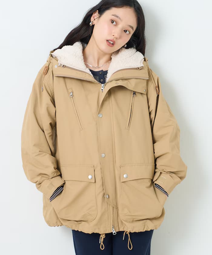 ベージュ