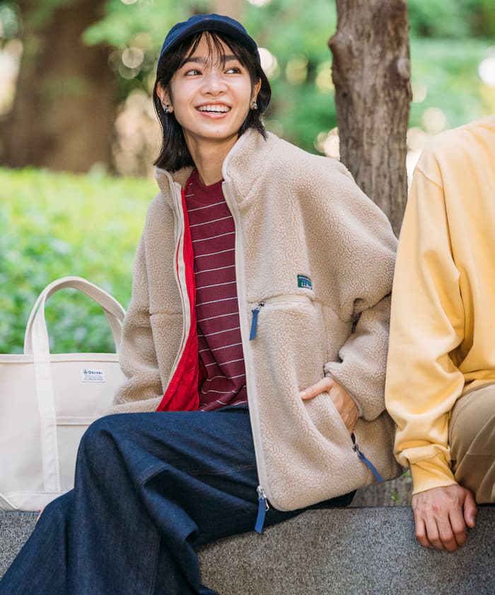 ベージュ