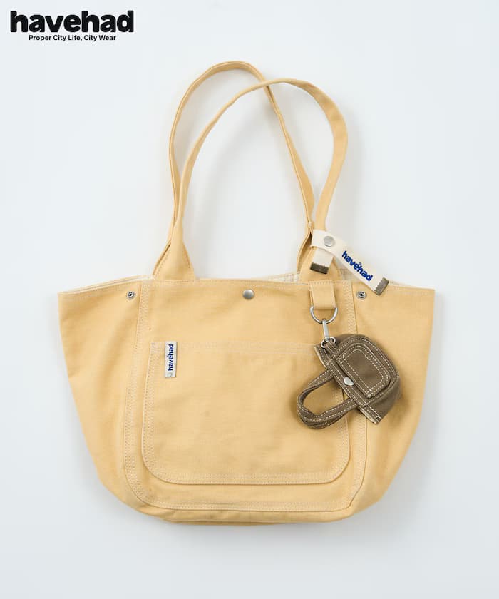 イエロー