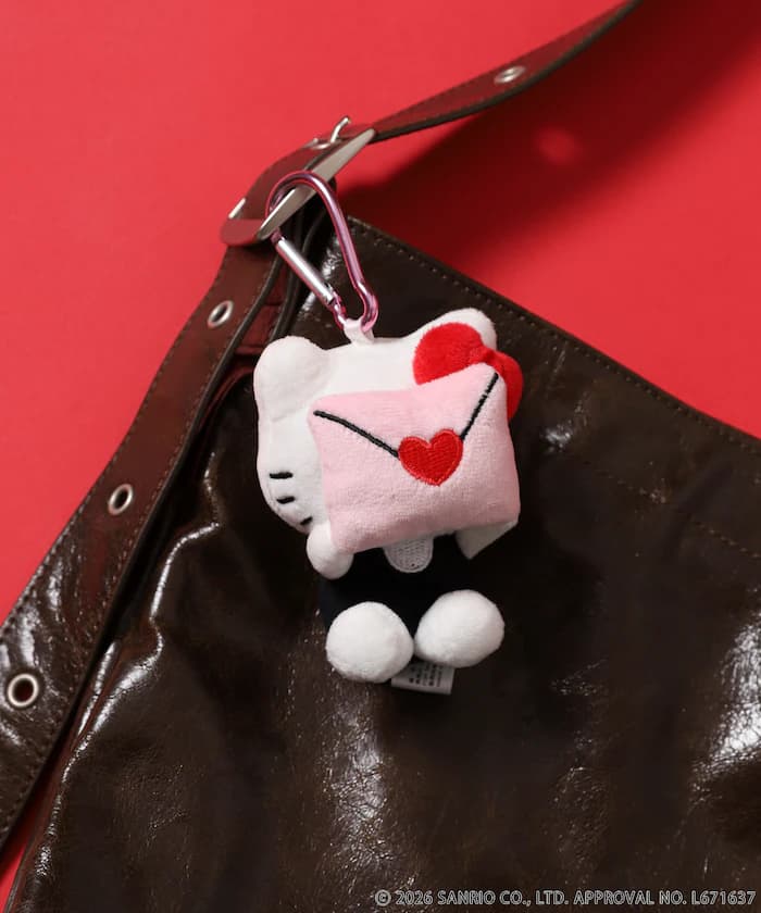 HELLO KITTY 信件遮臉 絨毛吊飾