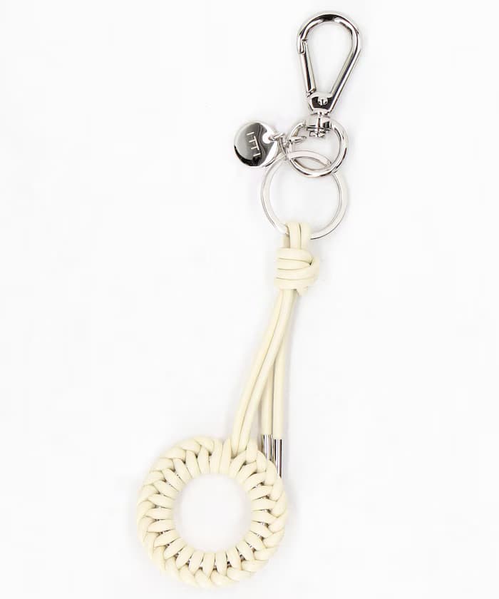 CRISTY KNOT FINGER CIRCLE CHARM