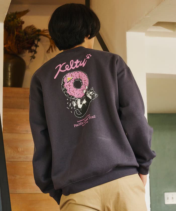 チャコールグレー
