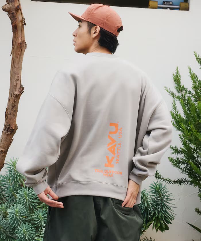 ベージュ