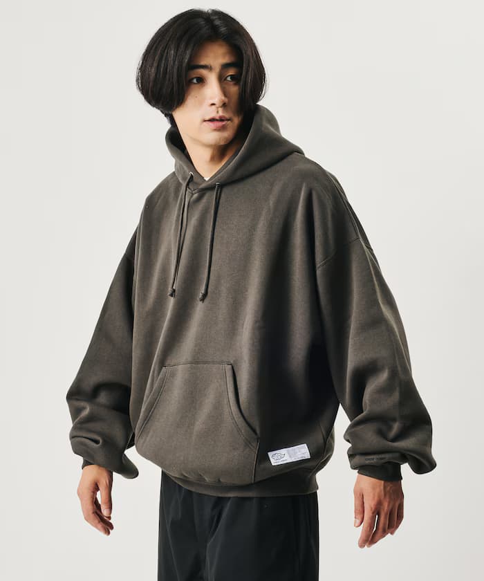 チャコールグレー