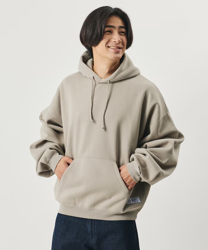 ベージュ