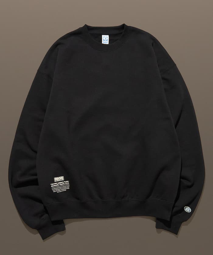 DISCUS ATHLETIC × FREAK'S STORE 聯名限定 Logo 刺繡貼布&標語印花 裡起毛 寬版圓領衛衣【限定款】