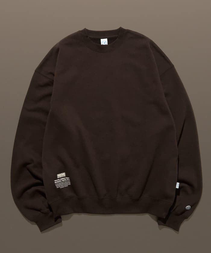 DISCUS ATHLETIC × FREAK'S STORE 聯名限定 Logo 刺繡貼布&標語印花 裡起毛 寬版圓領衛衣【限定款】