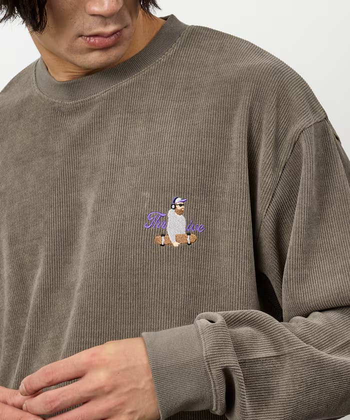 グレー