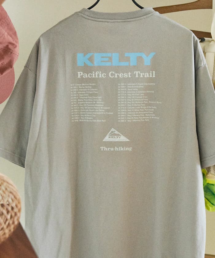 KELTY×FREAK'S STORE 聯名限定 寬版 巡迴標誌 背面印花 圓領T恤【限定款】