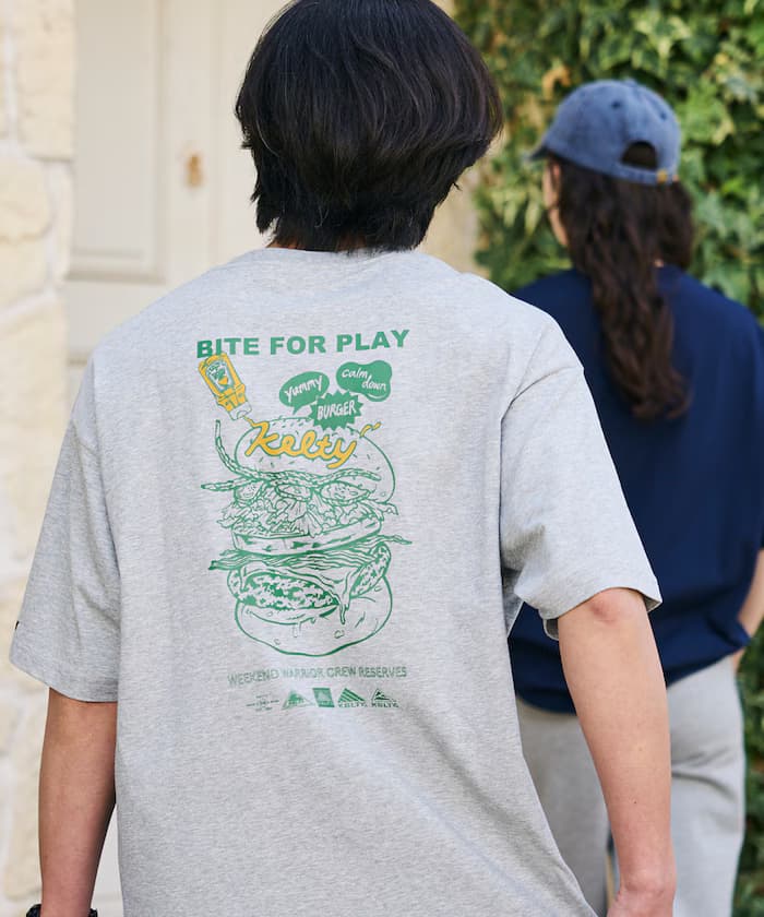 KELTY×FREAK'S STORE 聯名限定 寬版 漢堡LOGO 背面印花 圓領T恤【限定款】
