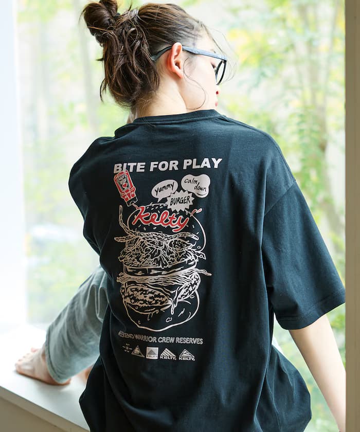 KELTY×FREAK'S STORE 聯名限定 寬版 漢堡LOGO 背面印花 圓領T恤【限定款】