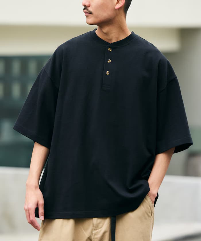 ブラック
