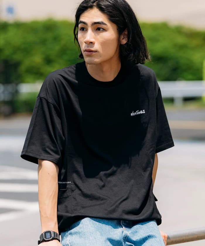 ブラック