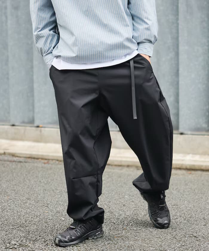 ブラック