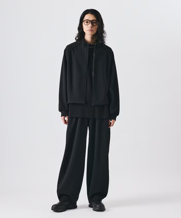 ブラック