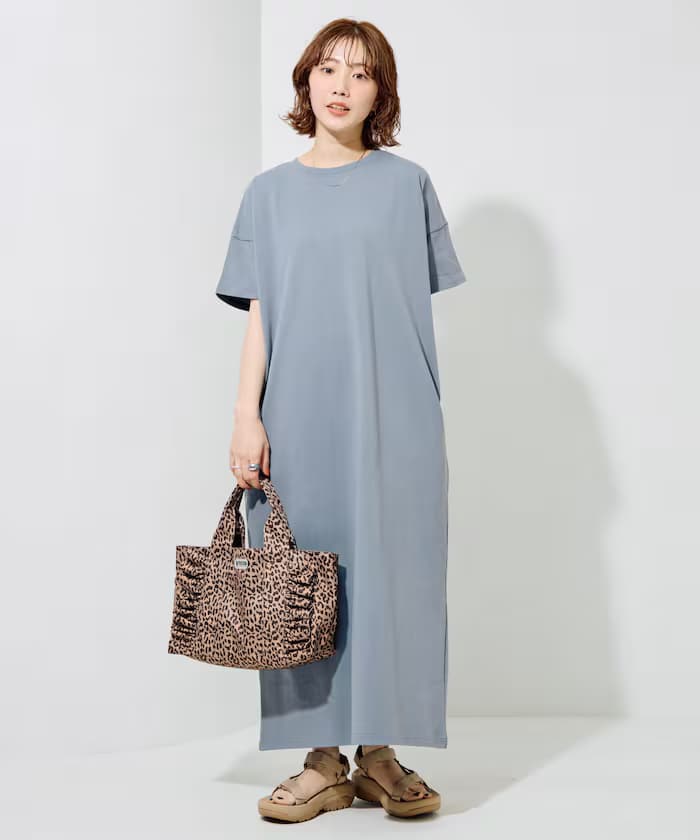 ブルー