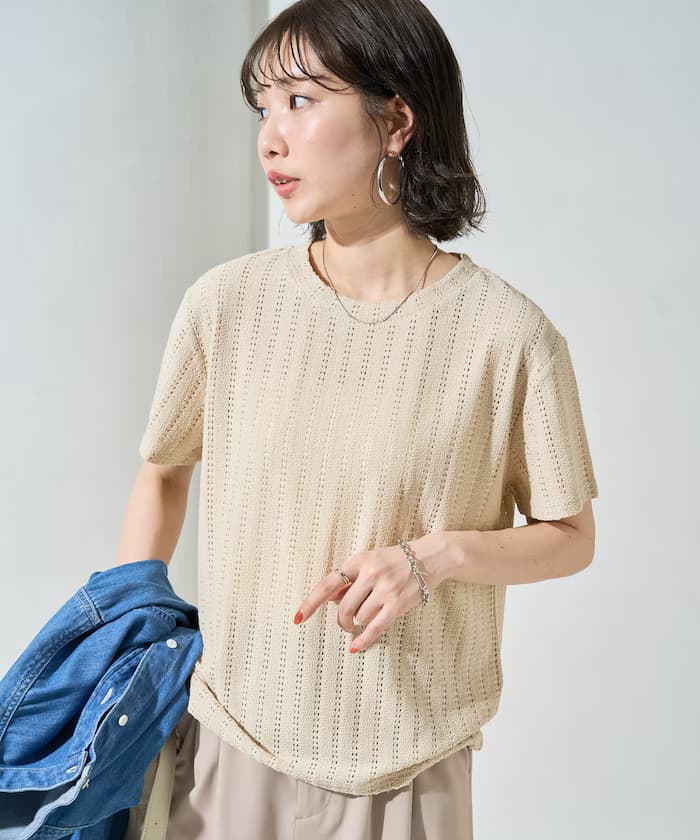ベージュ