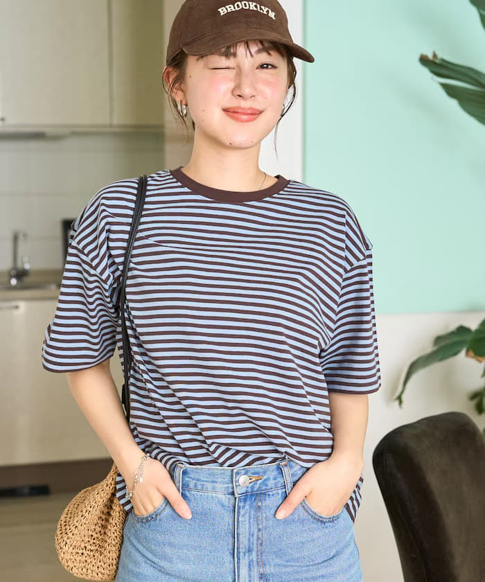 チャコールグレー